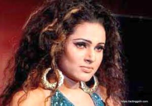 শাবনাজ সাদিয়া ইমি, বাংলাদেশি র‌্যাম্প মডেল এবং অভিনেত্রী,