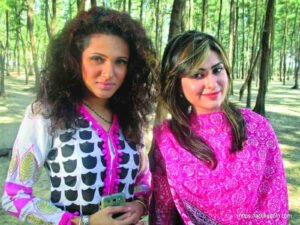 শাবনাজ সাদিয়া ইমি, বাংলাদেশি র‌্যাম্প মডেল এবং অভিনেত্রী,