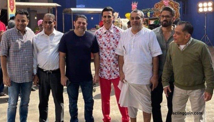 সবচেয়ে বেশি সেলফি তুলে বিশ্বরেকর্ড গড়লেন অক্ষয় | সারা সপ্তাহের খবর