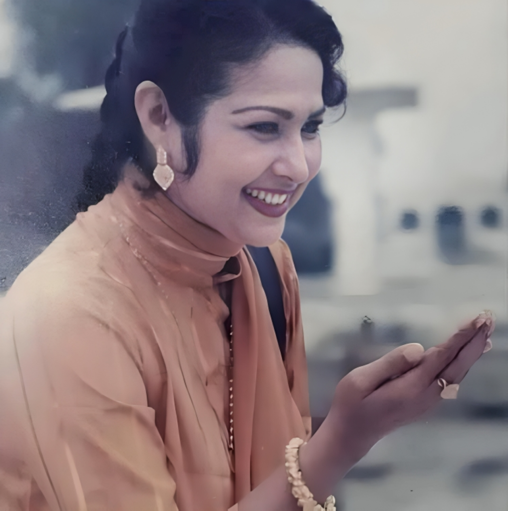 রোজী আফসারী